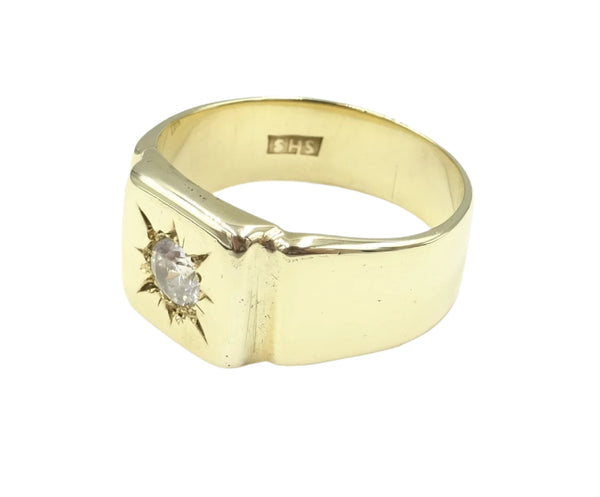 9ct gold solitaire CZ signet ring. 9.13gr