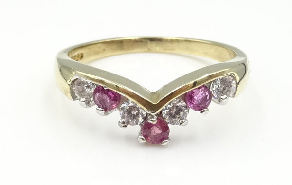 9ct gold synthetic Ruby & CZ wishbone ring. Size O. 2.75gr